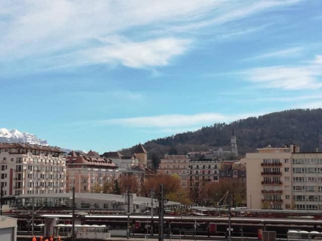 -- Le Sanctuaire, à 50 mètres de la Gare -- Annecy Exterior foto