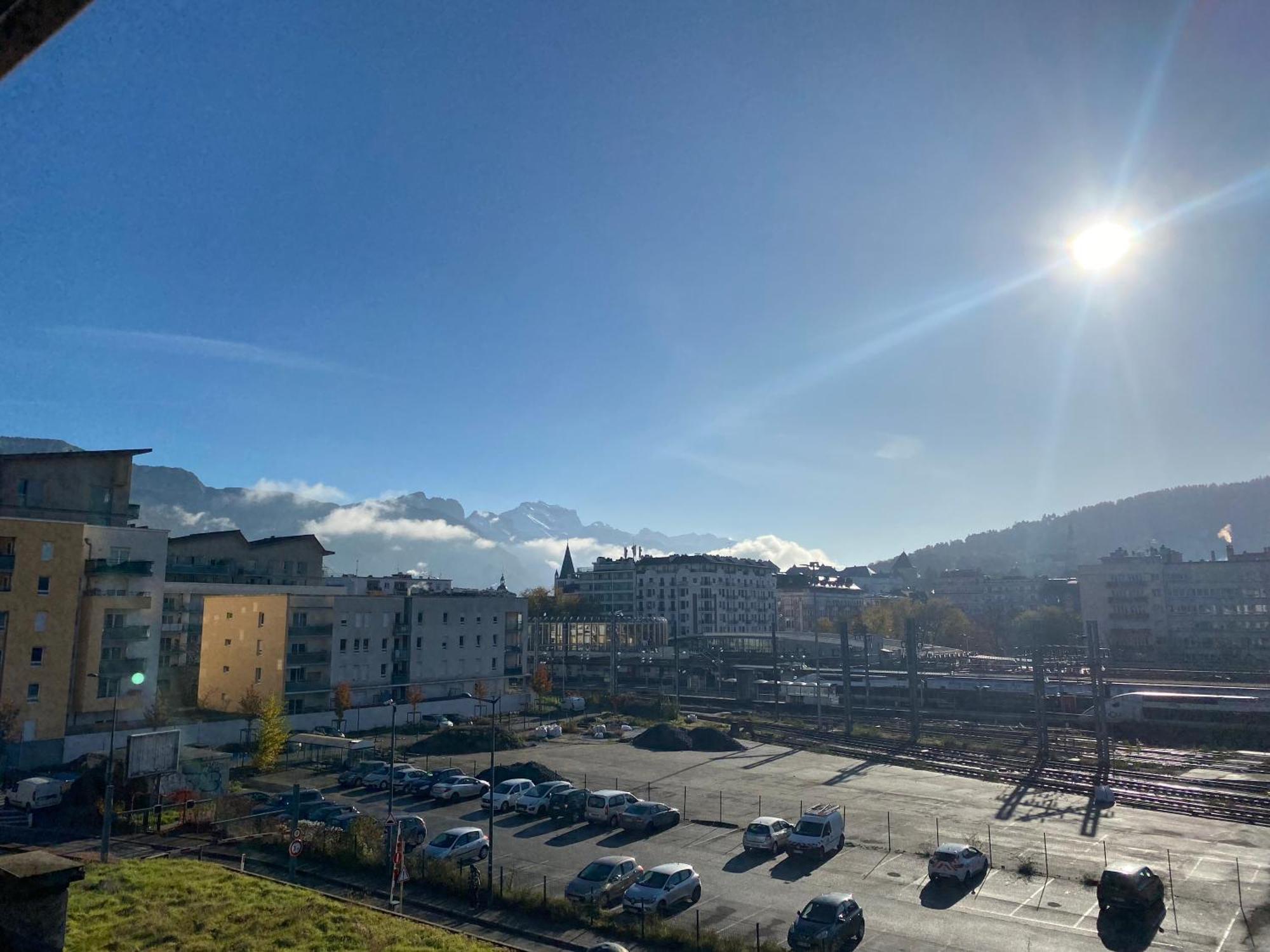 -- Le Sanctuaire, à 50 mètres de la Gare -- Annecy Exterior foto
